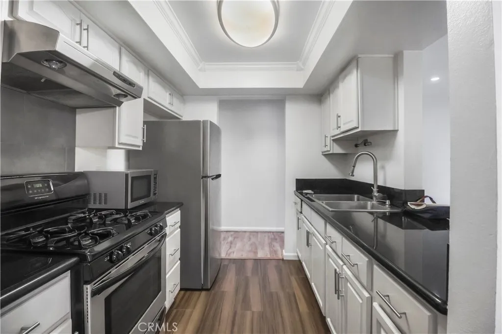 918 W College Street 317, Los Angeles, California 90012 home-pic-8